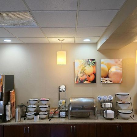 Comfort Inn & Suites Grafton-Cedarburg מראה חיצוני תמונה